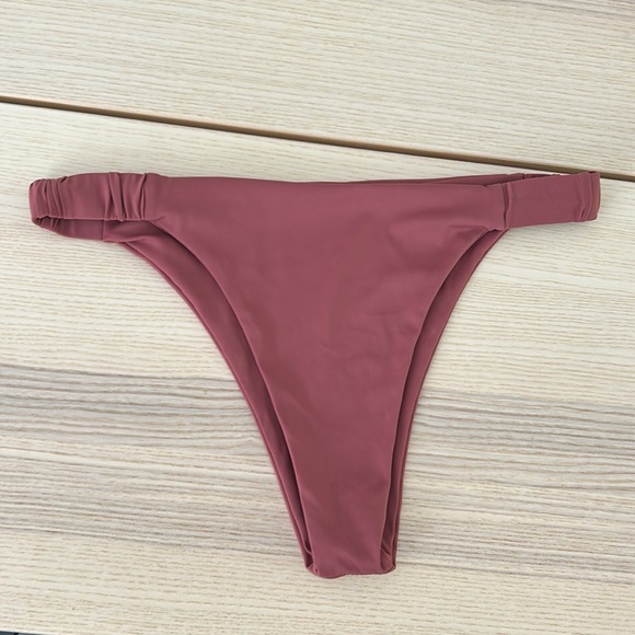 Waves & The Wild Swim Set - Picture 6 of 8